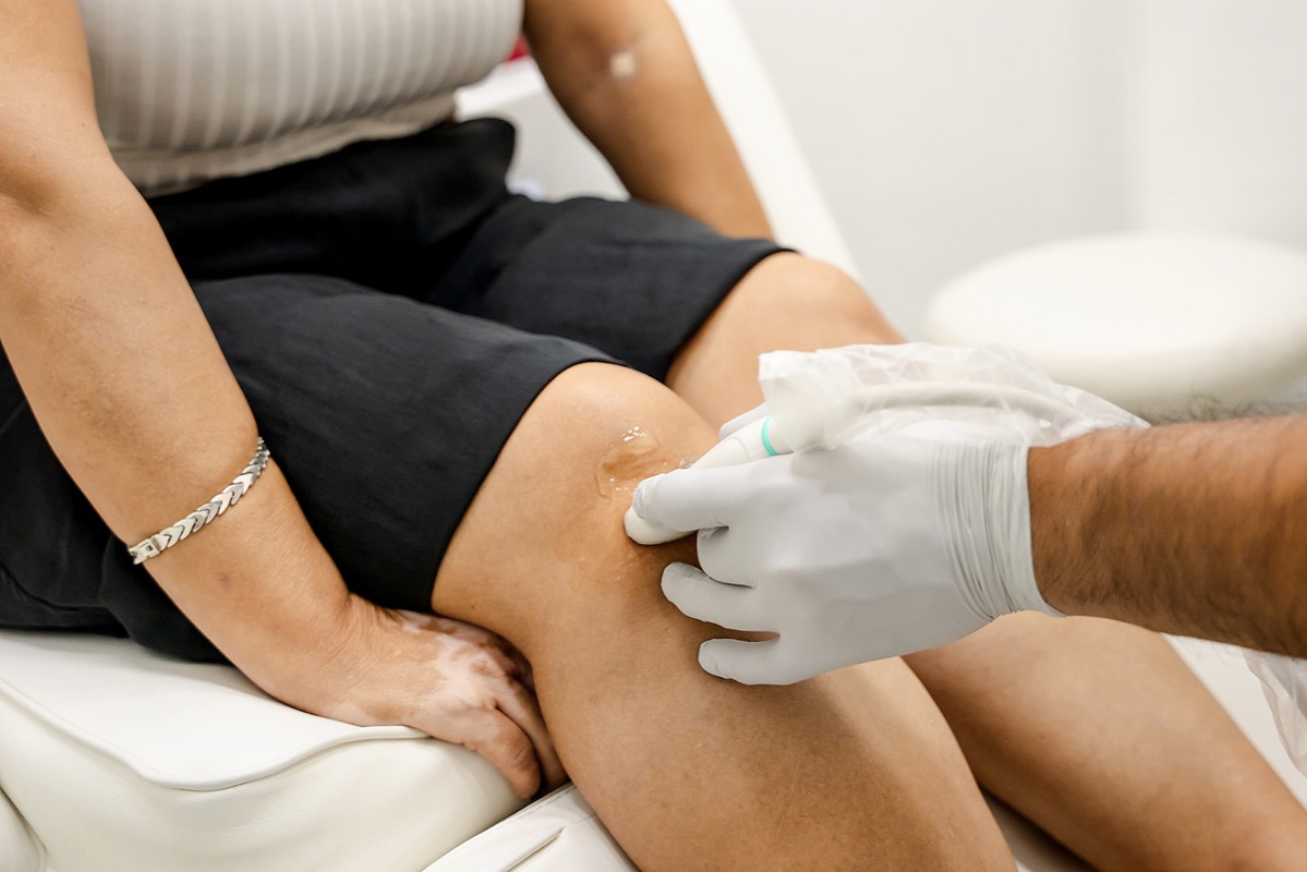 Examen de rodilla con ultrasonido en Regeneris