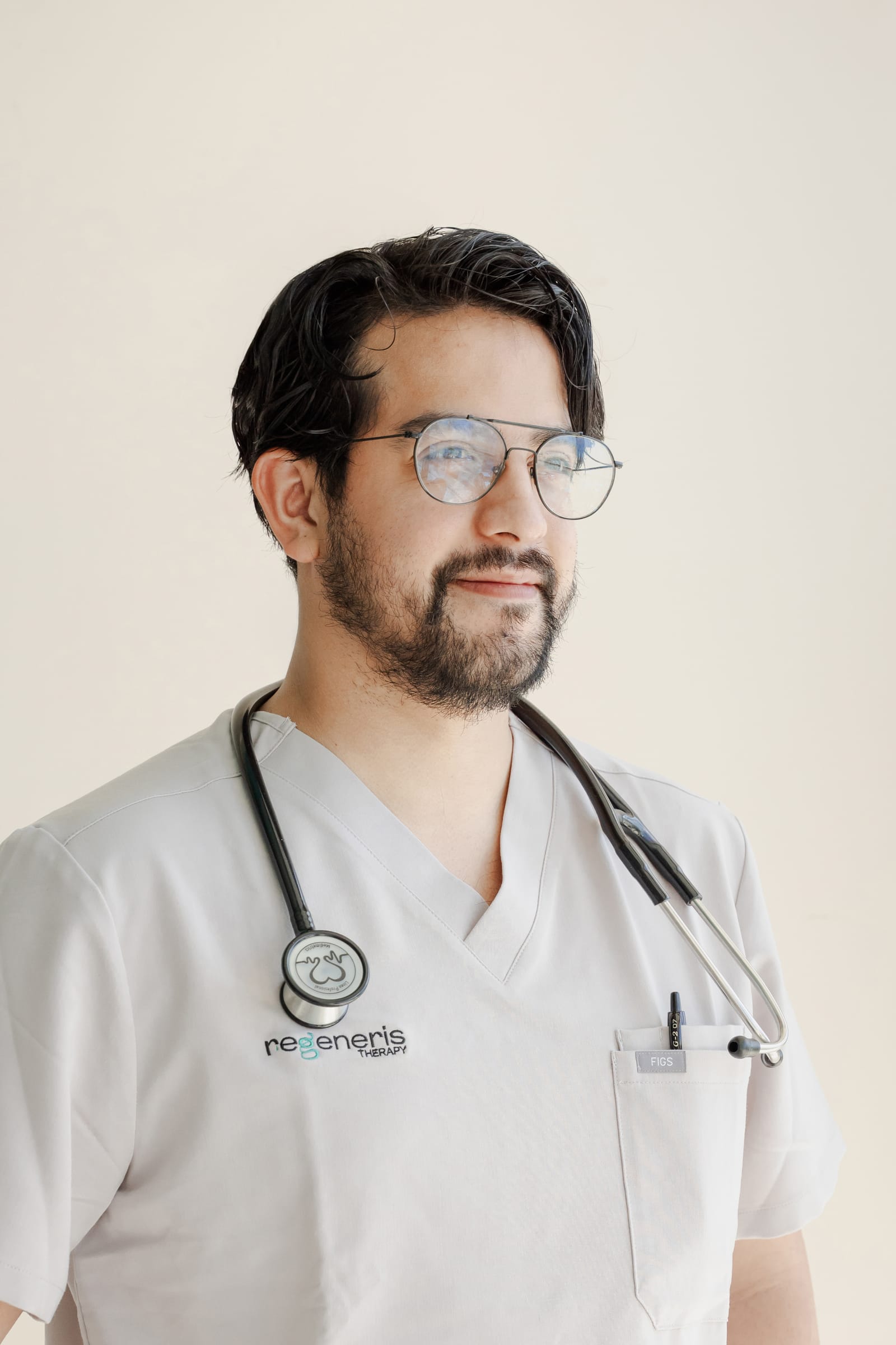 COFEPRIS-licensed physician at Regeneris Therapy