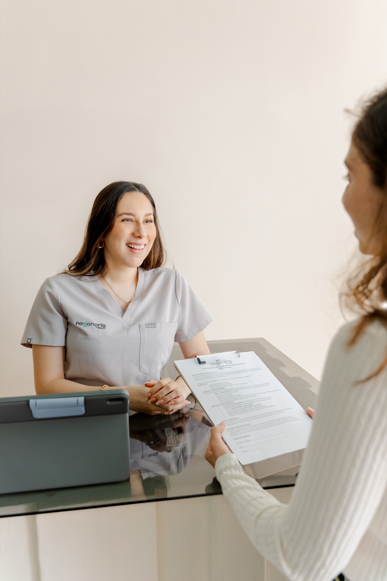 Patient at Regeneris sharing their positive treatment experience